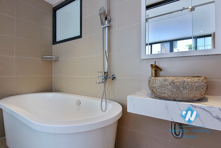 A newly 2 bedroom apartment for rent in Xuan dieu, Tay ho, Ha noi